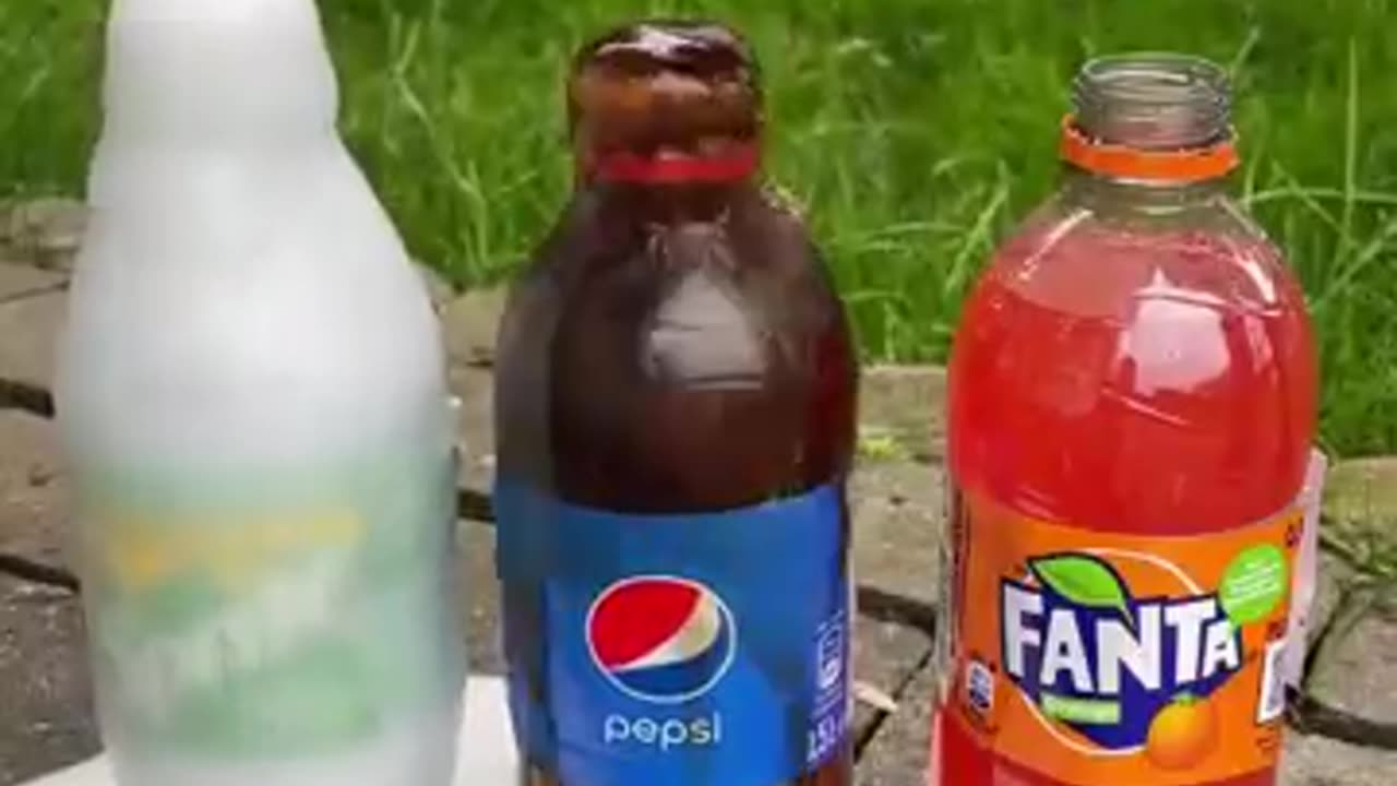 Coca Cola, Fanta, Sprite und Mentos