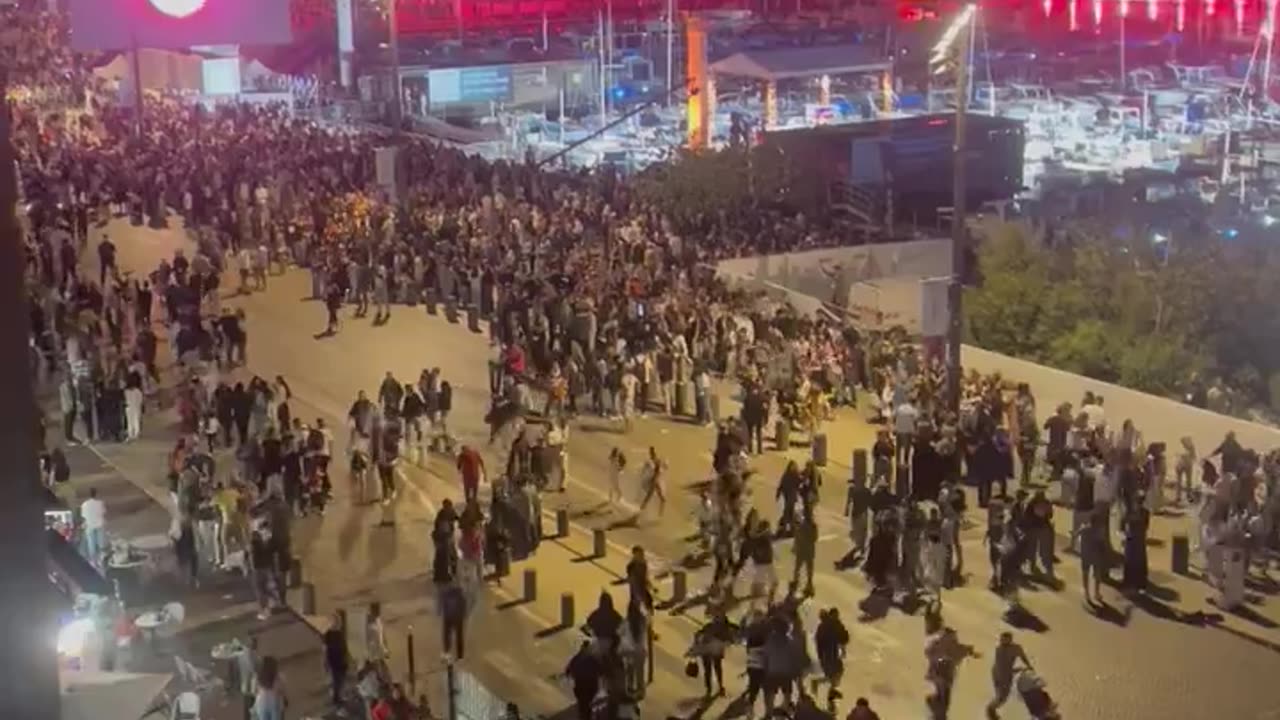 Panic in Marseille after a false rumor was spread that a terrorist attack had taken