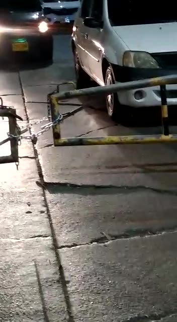 Video: Habitantes del barrio El Recreo volvieron a cerrar sus calles