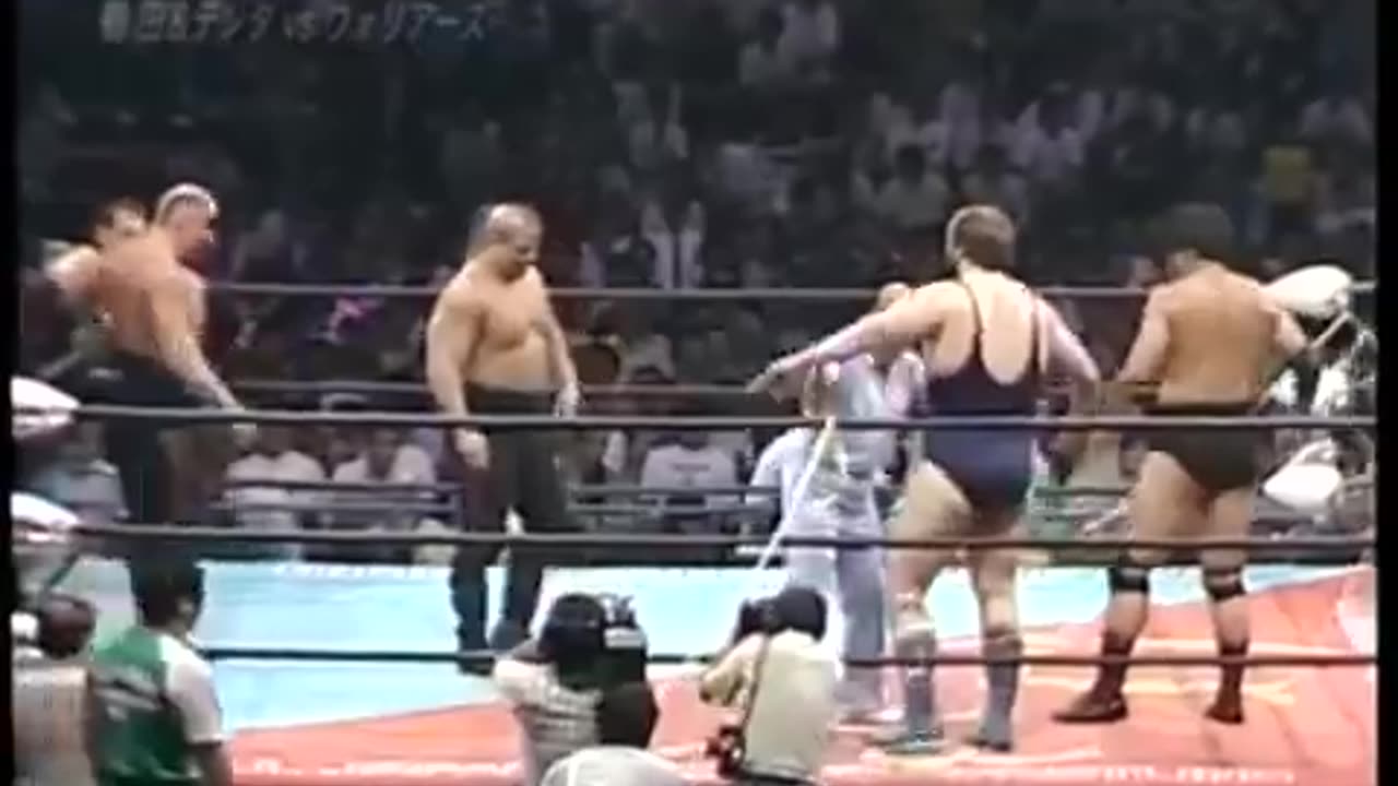 (1987.06.08) Road Warriors vs John Tenta (Earthquake) & Jumbo Tsuruta - AJPW