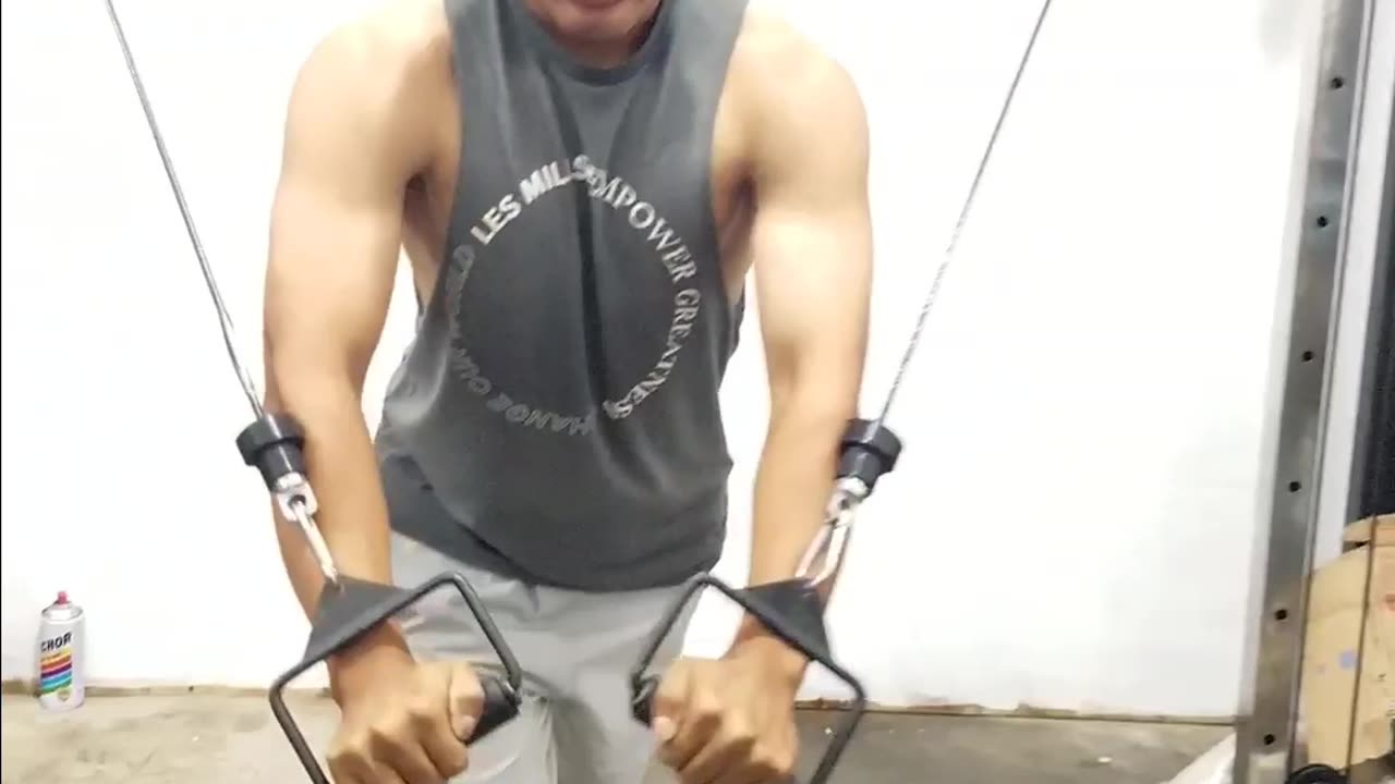 chest muscle exercises in the gym