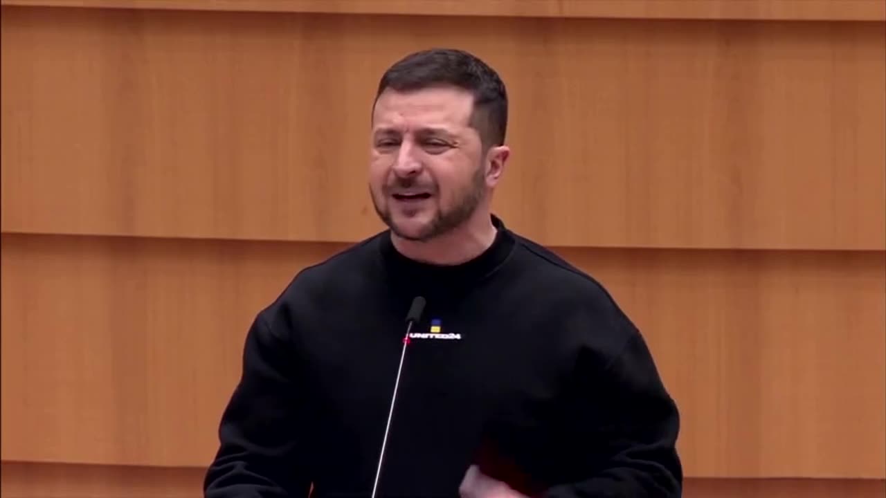 Standing ovation for Zelenskiy at EU summit