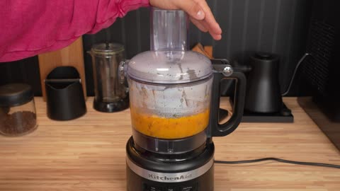 THE BEST PUMPKIN SPICE LATTE AT HOME!