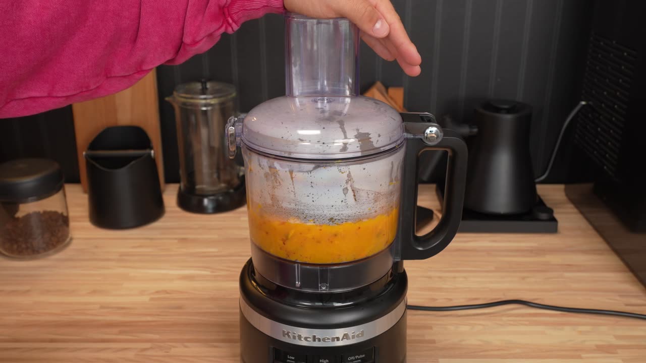 THE BEST PUMPKIN SPICE LATTE AT HOME!