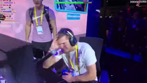 Stable Ronaldo really just beat Jynxzi at 1v1 in IRL R6