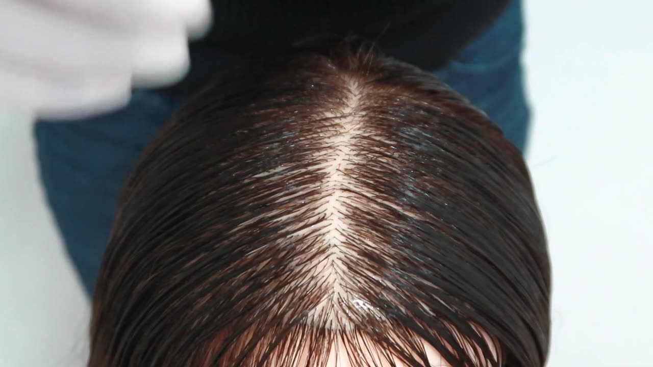 ASMR | Scalp scratching with water spray | Brain Melting | Stress Relief | No Talking | Binaural
