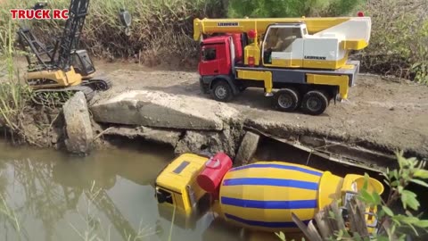 RC MOLEN COR TRUCK EVACUATION TRUCK, CREANE CONTAINER REMOTE CRANE CAR