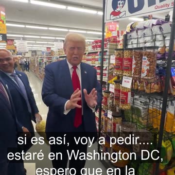 President Trump Gets Popcorn at Srpankle Market in Kittanning, PA