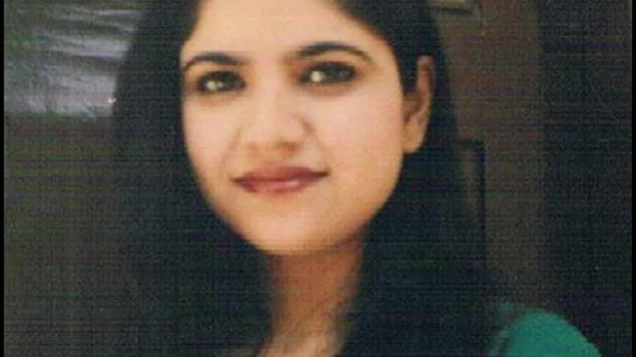 बाँहों में चले आओ