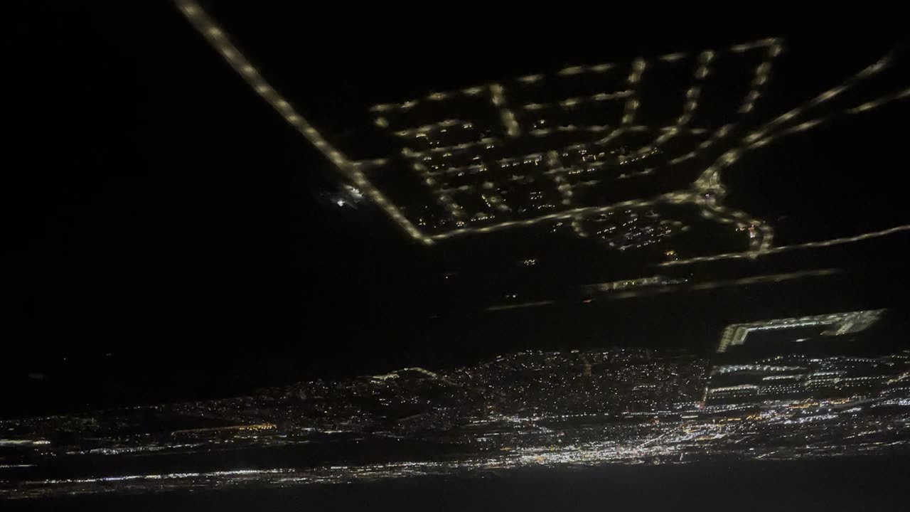 Auroa, Airplane Footage, Landing the plane in Denver Late @ Night (Oct 25, 2022)