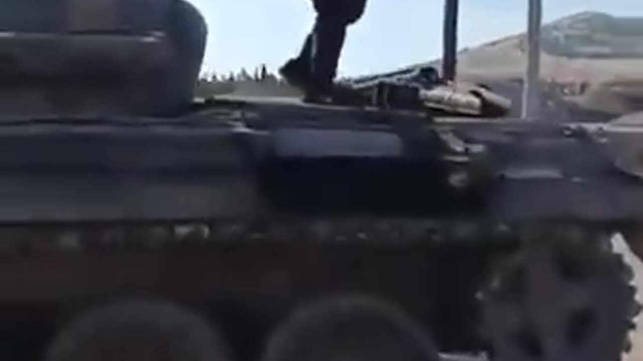 🇸🇾Syria: T-72s, Strela-10, BMP-1 and soldiers captured!