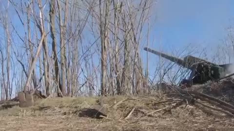 Duet of artillery: 152mm Giatsint-B howitzers and Tornado-G MLRS in joint combat action