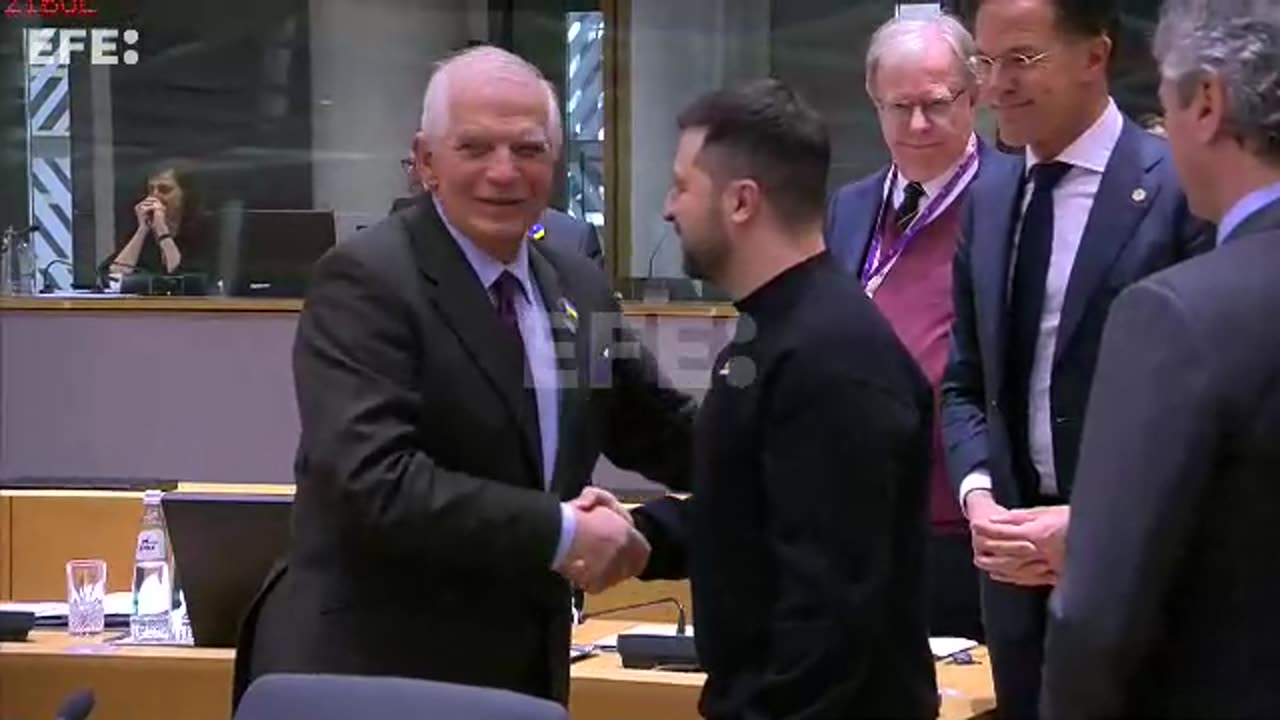 Zelenski: "Me parece que también es justo que Ucrania se siente a la mesa de los líderes europeos"