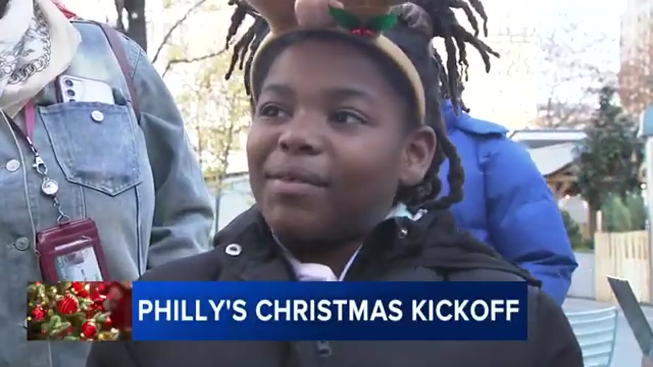 Santa skates into Dilworth Park to start the winter season