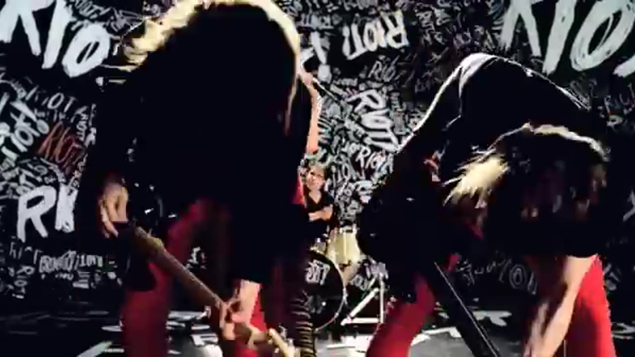 Paramore_ Misery Business [OFFICIAL VIDEO]