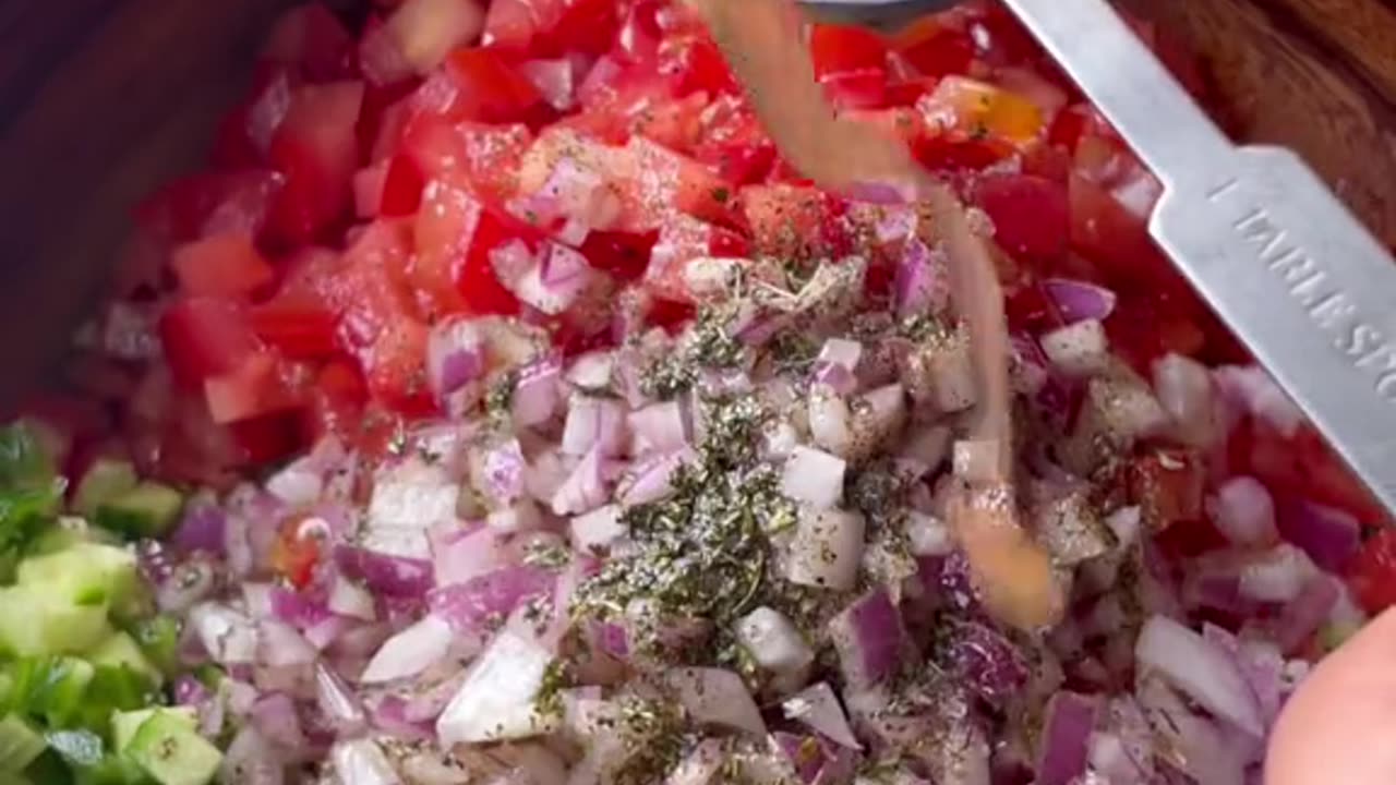 PERSIAN SHIRAZI SALAD - the king of salads!! #lowcarb #shirazi #saladrecipe #keto #ketorecipes