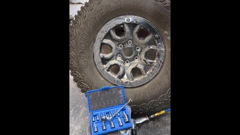 Shake-N-Break Tool - Removing Bronco Beadlock Rings