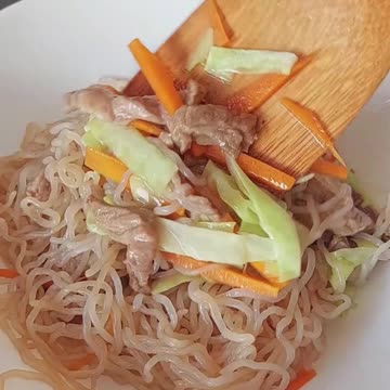 How to Make Authentic Asian Noodles. Pansit Canton. Sotanghon. Easy Quick Recipe Filipino Stir-Fried