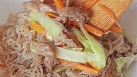 How to Make Authentic Asian Noodles. Pansit Canton. Sotanghon. Easy Quick Recipe Filipino Stir-Fried
