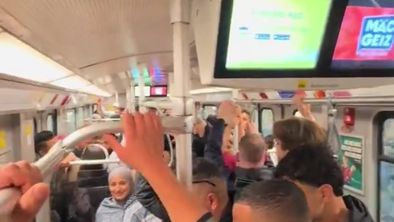 “Hit them and feed them knives”, chant Islamists on Berlin subway. Islam is a