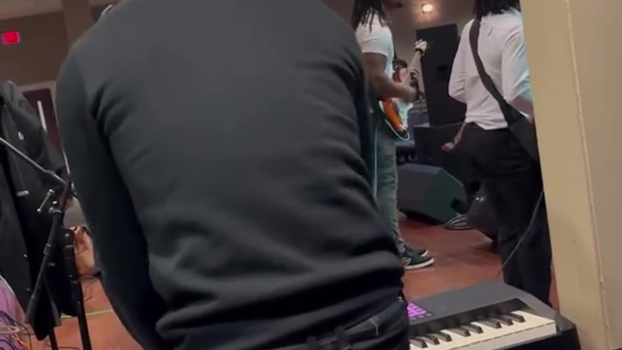 Durell Hendricks & Durell Hendricks - Holy Ghost Praise got kinda good #Quartet