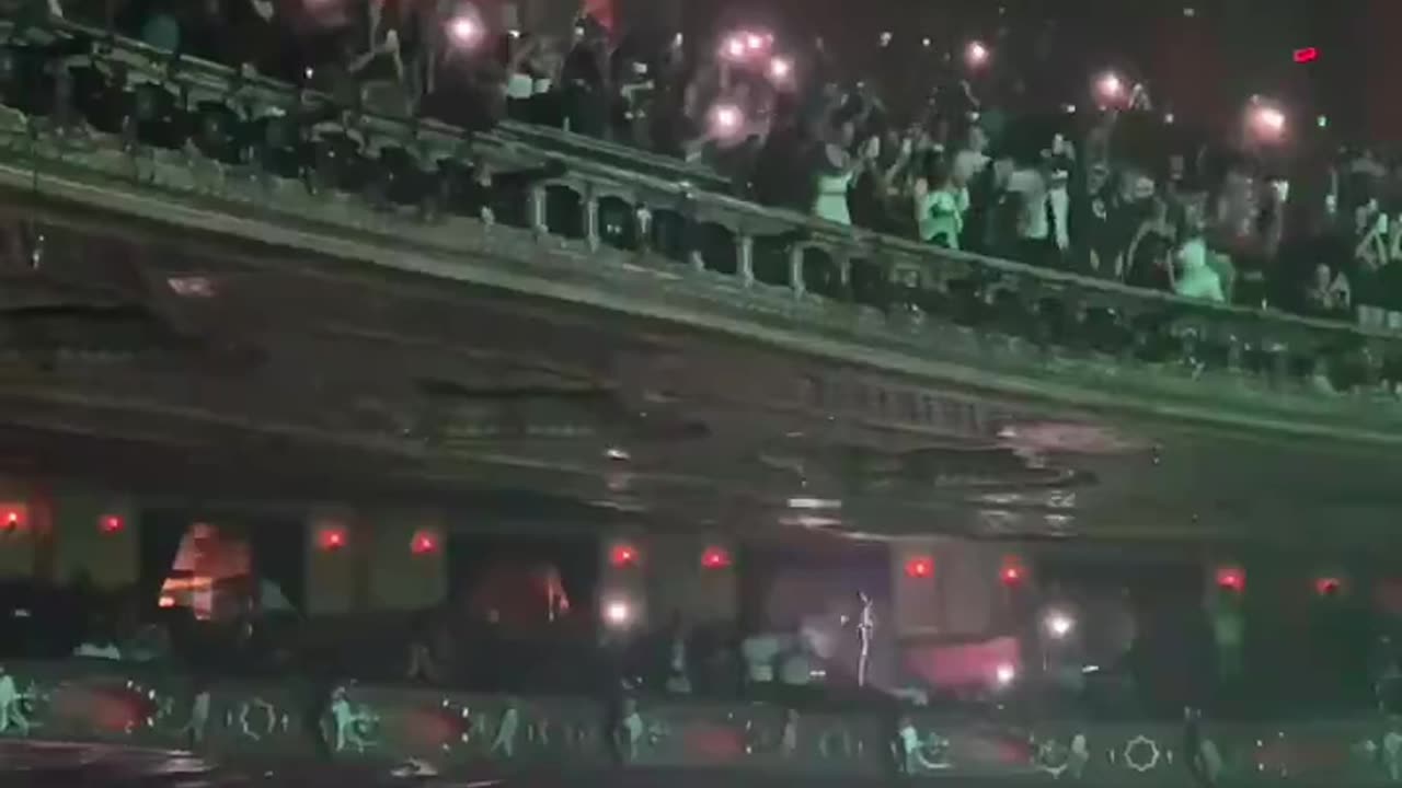 Balcony Shakes During Gunna's Fukumean Performance at Detroit Show