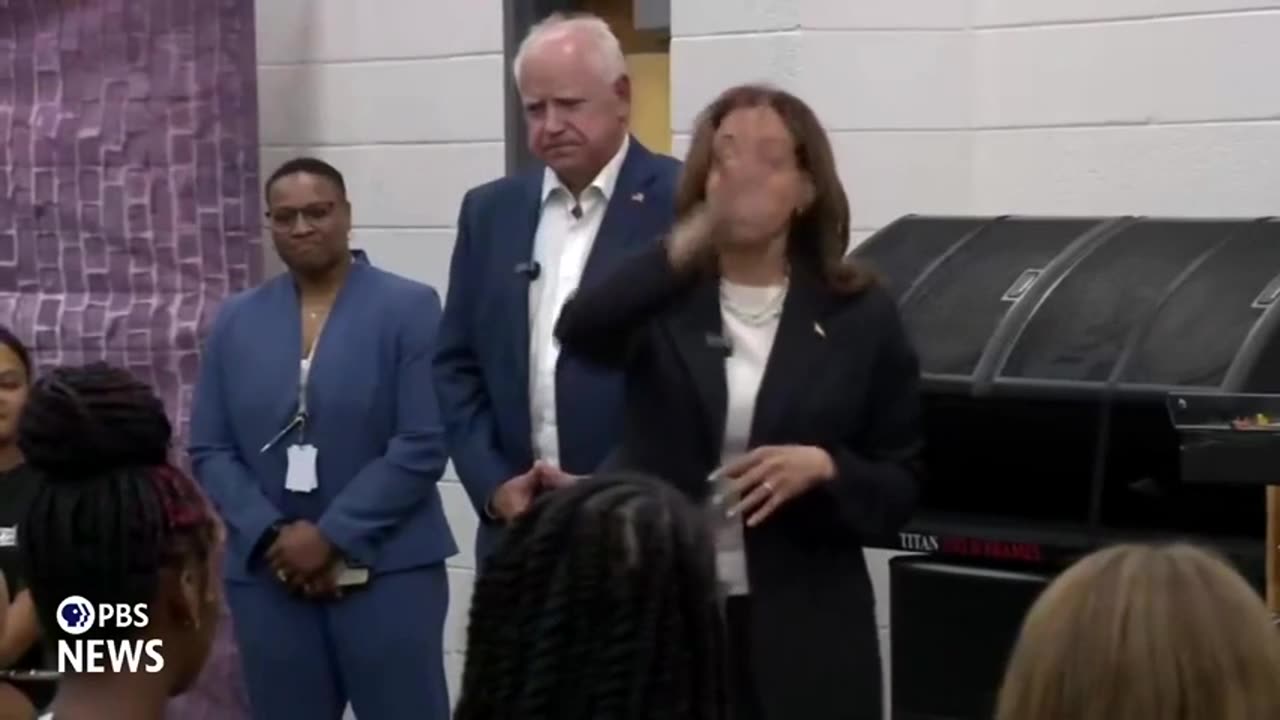 Kamala Harris gives high school students a masterclass in CRINGE