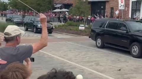 Ex-Pat NYers in Georgia greeting DJT