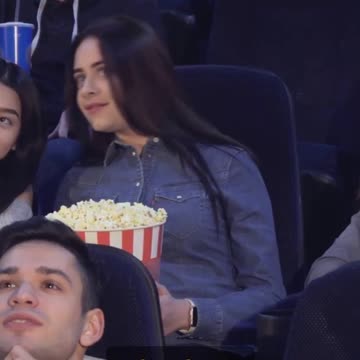 Avatar: Masterpiece OR Blue Pocahontas?! AI Film Review