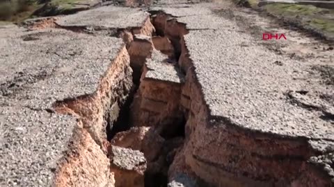 Footage shows a Turkish motorway shattered by earthquake