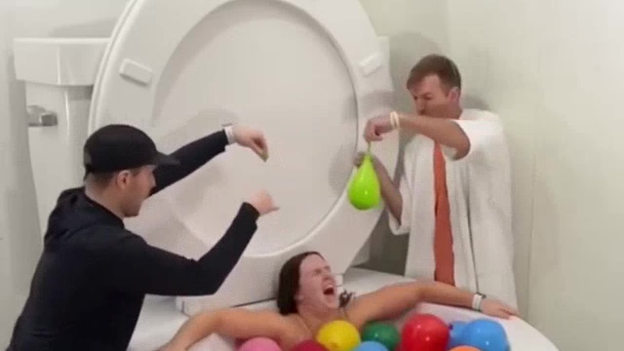 Best funny pranks🍓#shorts #bestfunnypranks #funnyprankvideos_