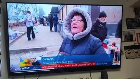 Ukrainerin vor Kamera zu Waffenlieferungen