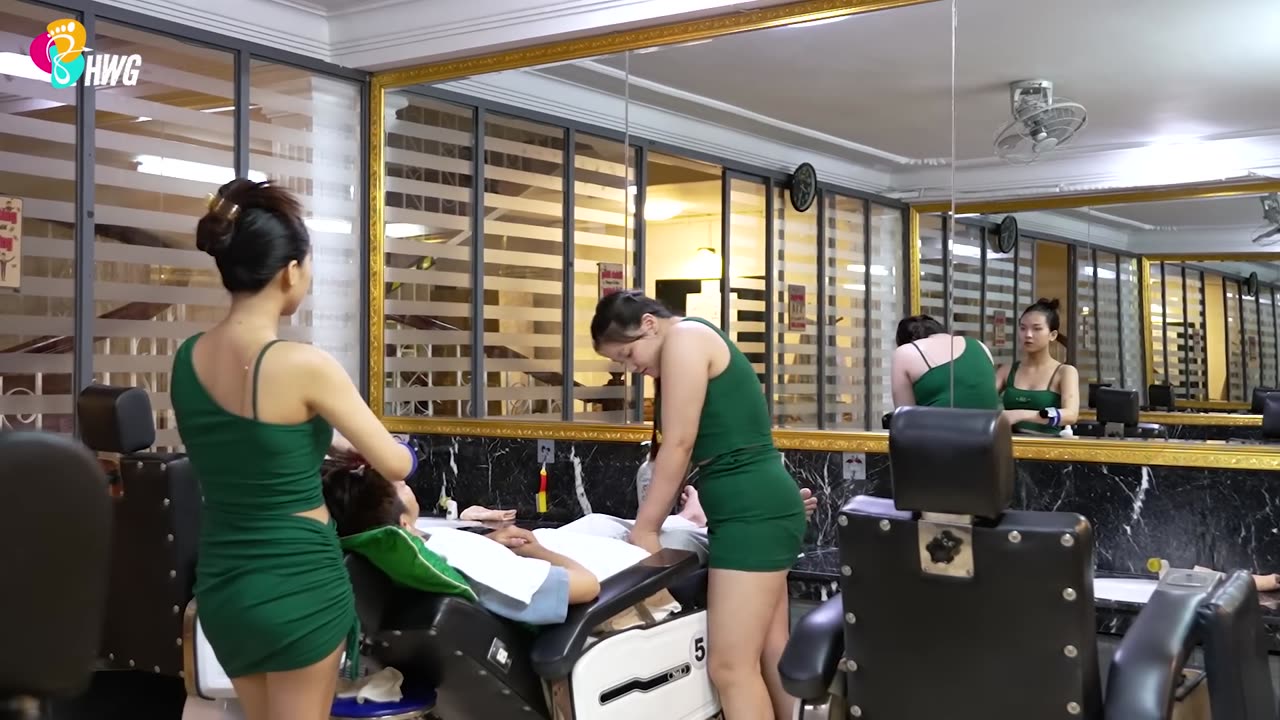 ASMR - They are true massage experts - Vietnam barbershop services with two pretty masseuse!