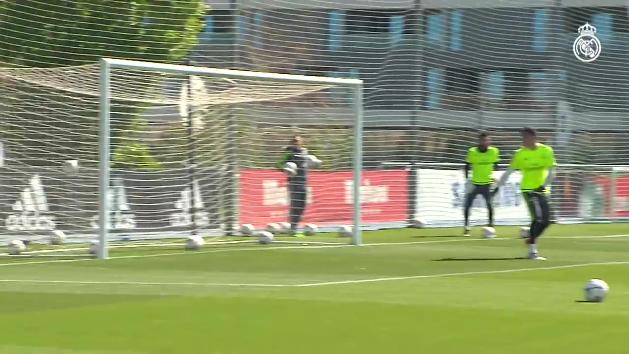 6years ago Cristiano Ronaldo completed his morning training session