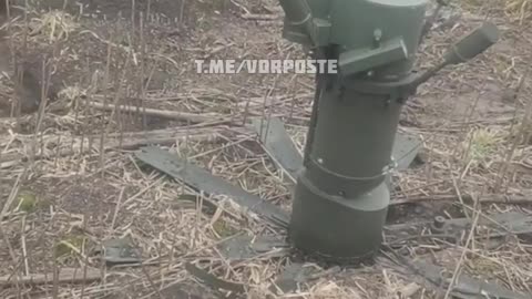 The Ukrainian armed forces filmed a Russian anti-tank mine PTKM-1R.