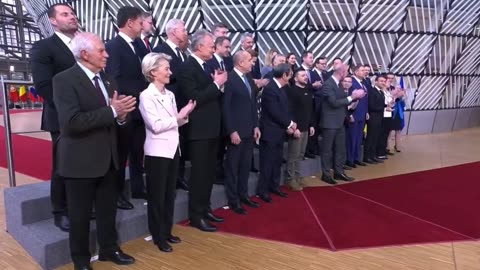 The presidents of Hungary and Romania didnt clap Zelensky