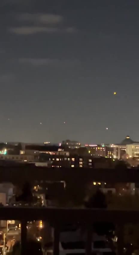 Mysterious lights over Capitol Hill causes UFO panic in DC: ‘It is already happening’ - 11/28/24 NYPOST