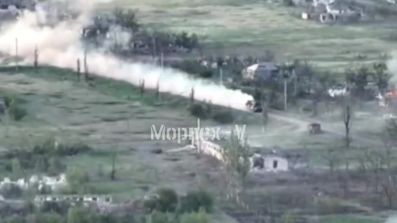 Russian BTR-82A Armored Vehicle Breaks Into Urozhaynoye Under Fire From the AFU