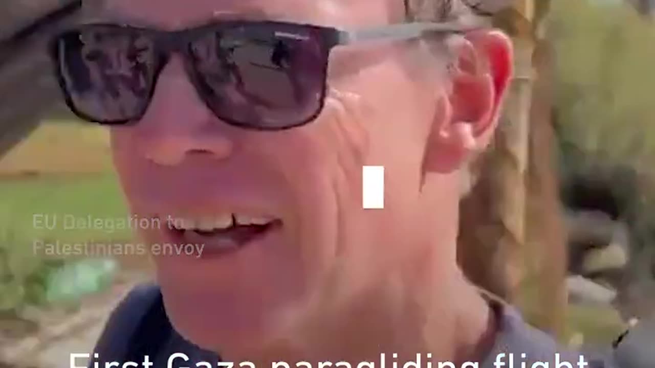 "You can fly... and free Palestine"; an apparent encouragement to massacre people