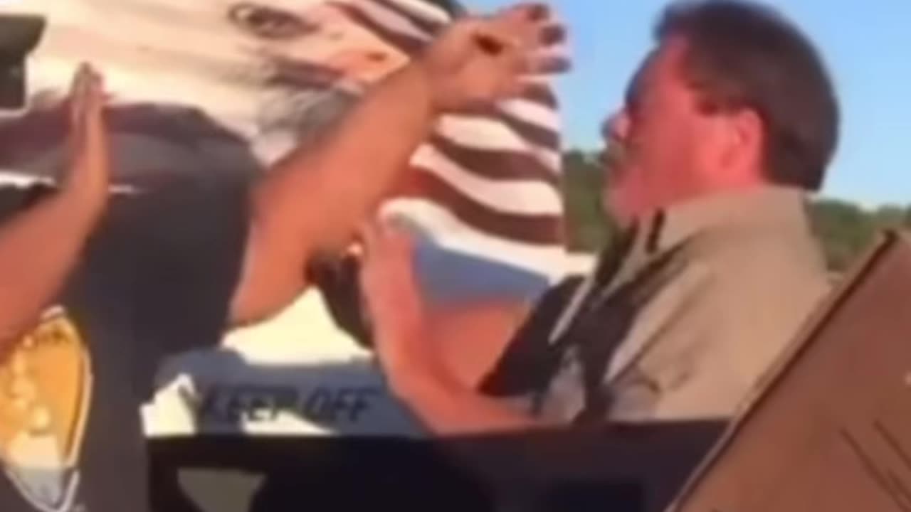 Truckers Fight Over Tire pressure. (Knocked out)