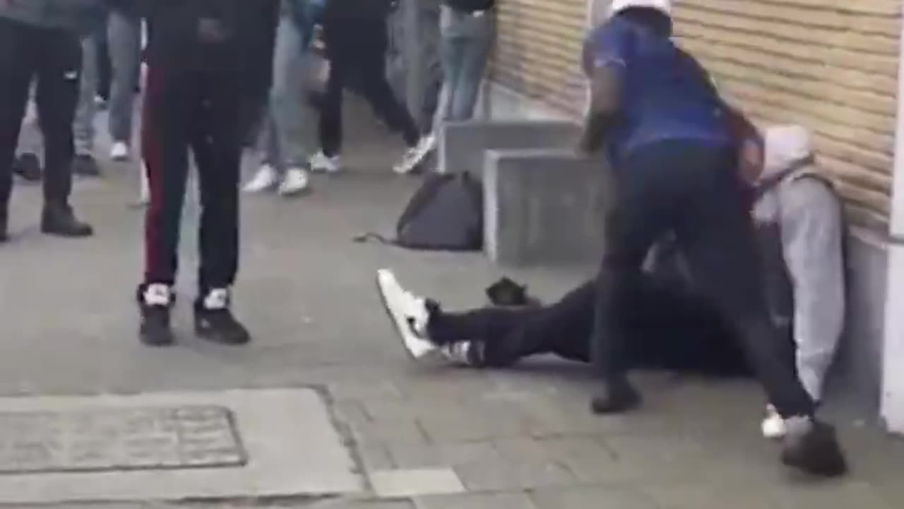 “Asylum seekers” in Belgium attack a Flemish boy and beat him without any