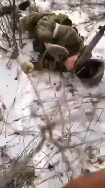 Russian POW executed (18+)