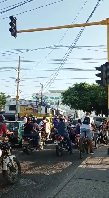 Semáforo del Sao sigue sin funcionar