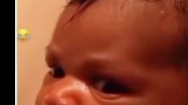 The reaction of this baby can make you laugh