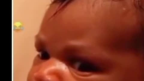 The reaction of this baby can make you laugh