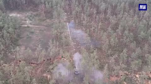 Watch the combat work of a Russian tank under the cover of the Terminator infantry vehicle