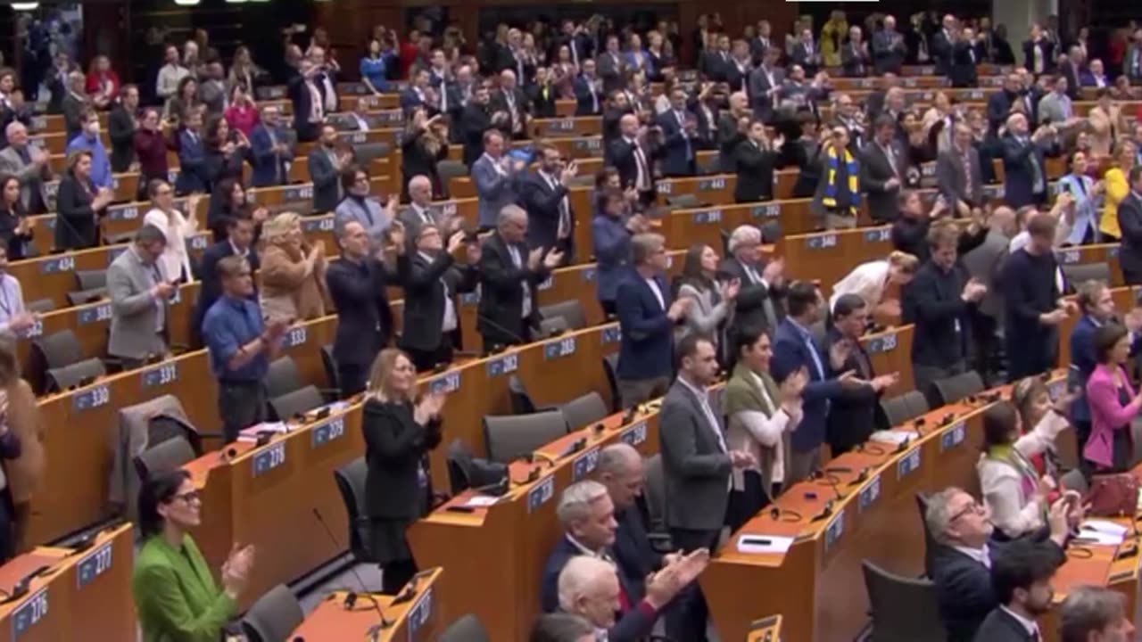 Zelenskyy at the European Parlament: I can't return to Ukraine 'without results'