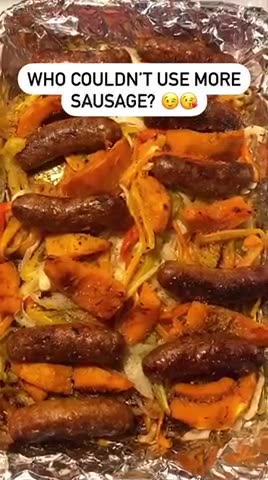 SHEET PAN SAUSAGE AND PEPPERS