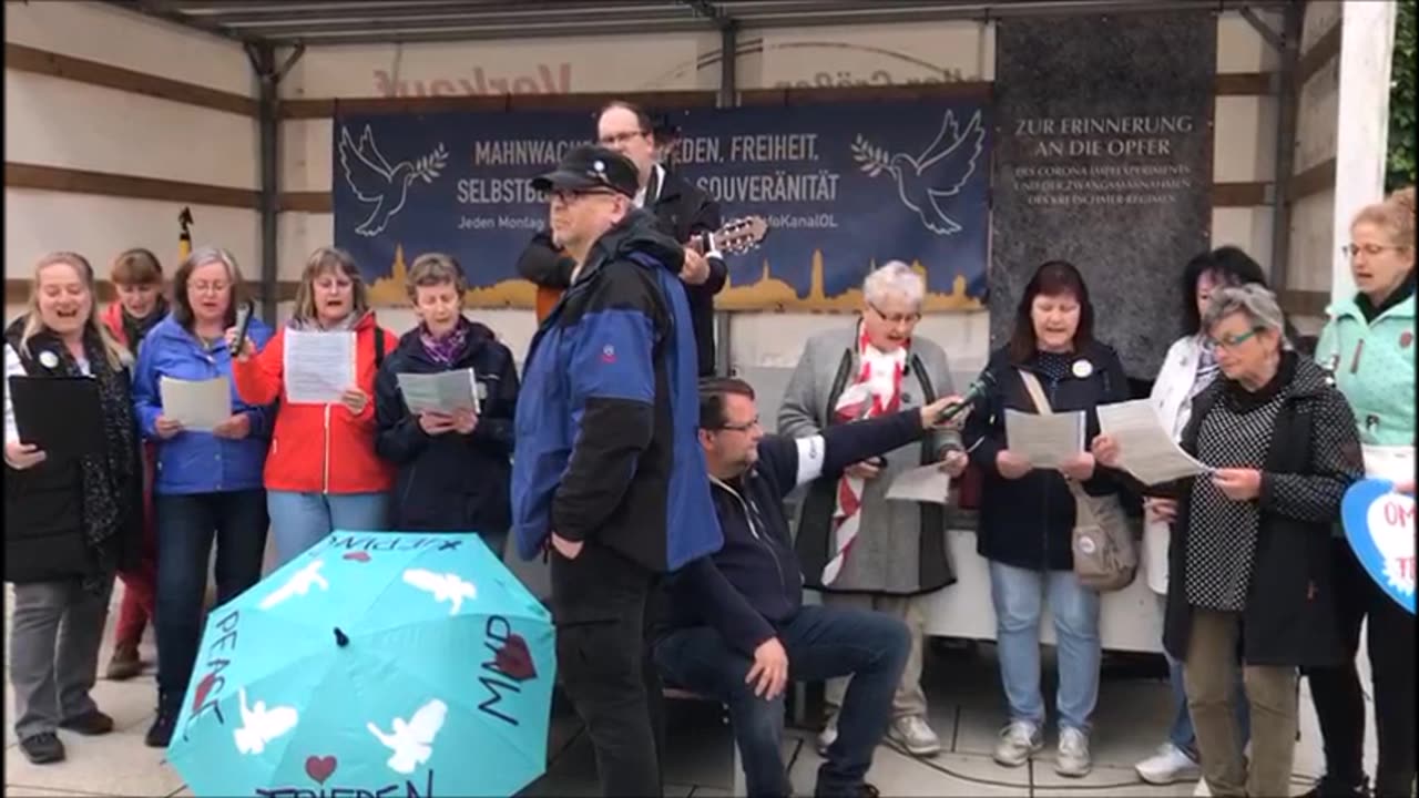 SPAZIERSÄNGER - DIE MACHT AN DER SPREE - BAUTZEN, Kornmarkt, 06 05 2024, 170. MAHNWACHE 🕊