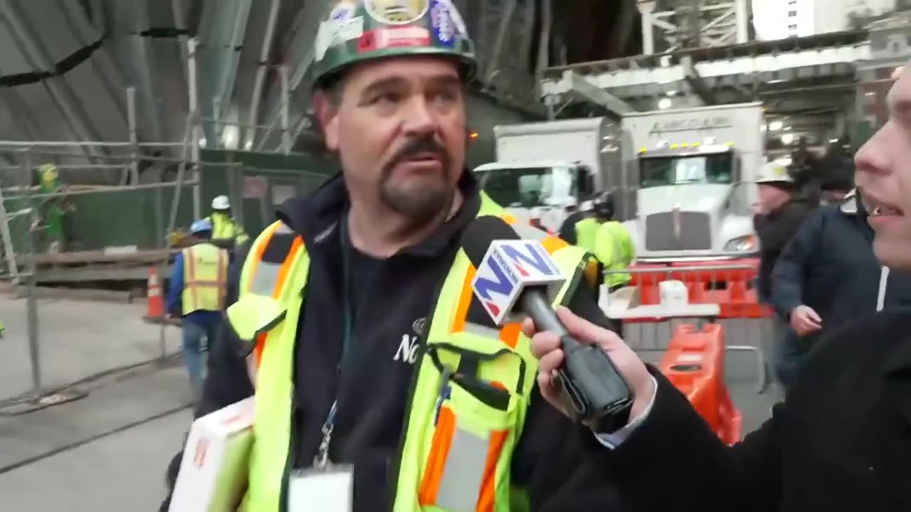 Trump-Supporting Union Worker Has Perfect, Two-Word Response